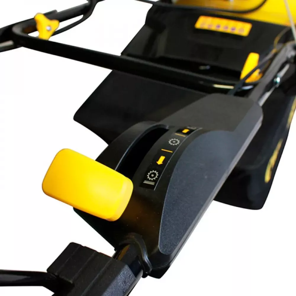 Скарификатор бензиновый Champion GSC5140