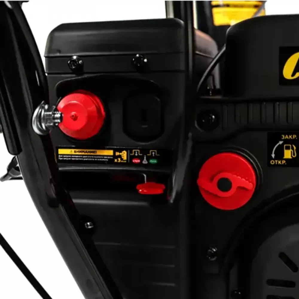 CHAMPION STT761E бензиновый снегоуборщик