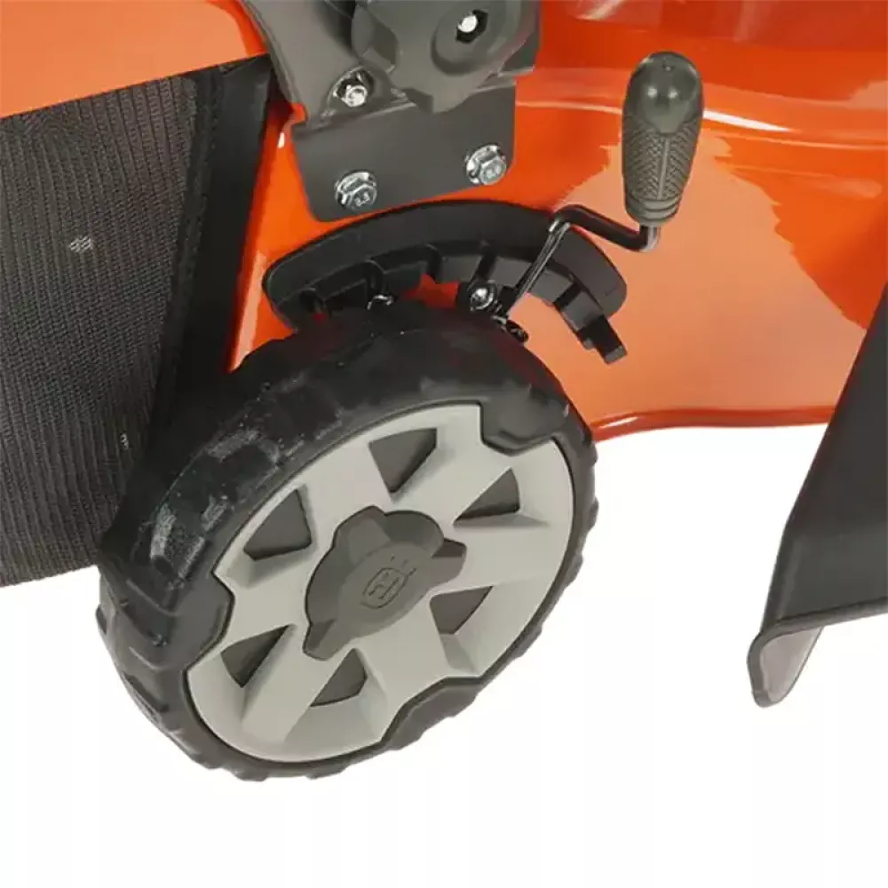 Газонокосилка бензиновая Husqvarna LC 151S, 9704884-01