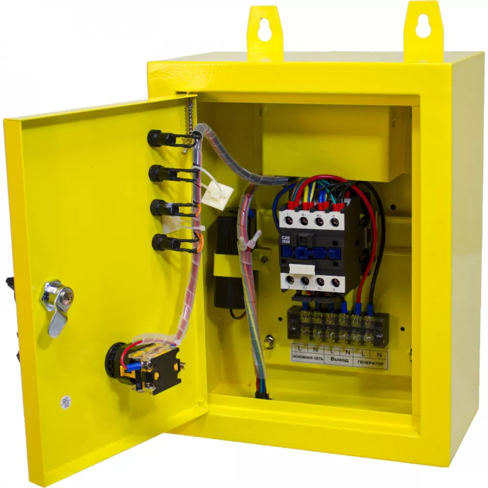 CHAMPION GG6501E+ATS бензиновый генератор GG6501E