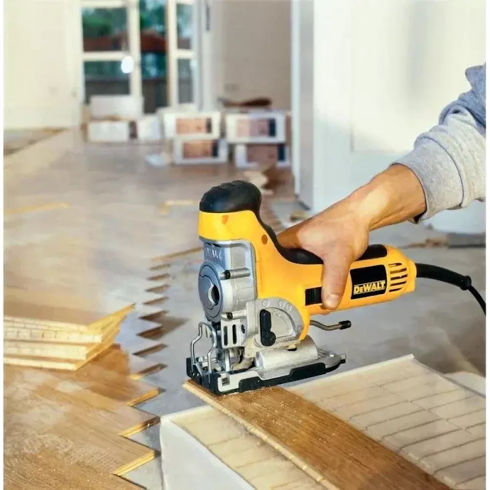 DeWalt DW333KT-QS электролобзик сетевой