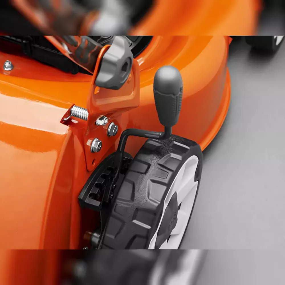 Газонокосилка бензиновая Husqvarna LC 151, 9704883-01