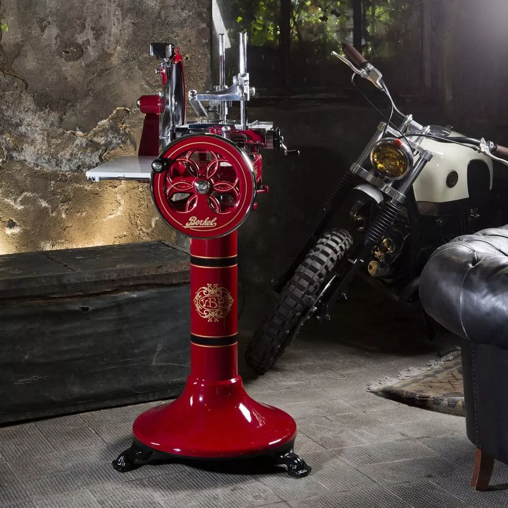 Слайсер Berkel Flywheel (Volano) P15 красный на подставке