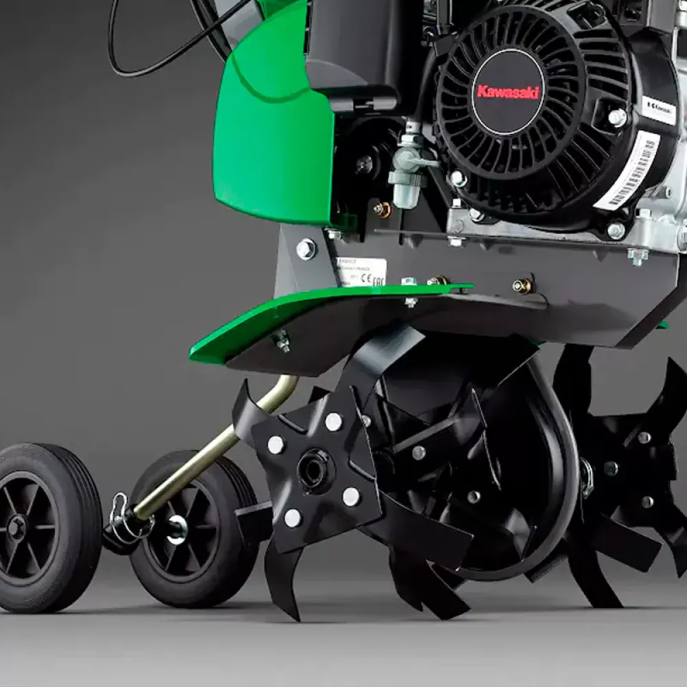 Caiman Nano 40 культиватор бензиновый с насадкой щелеватель газона 6000360505 MAX