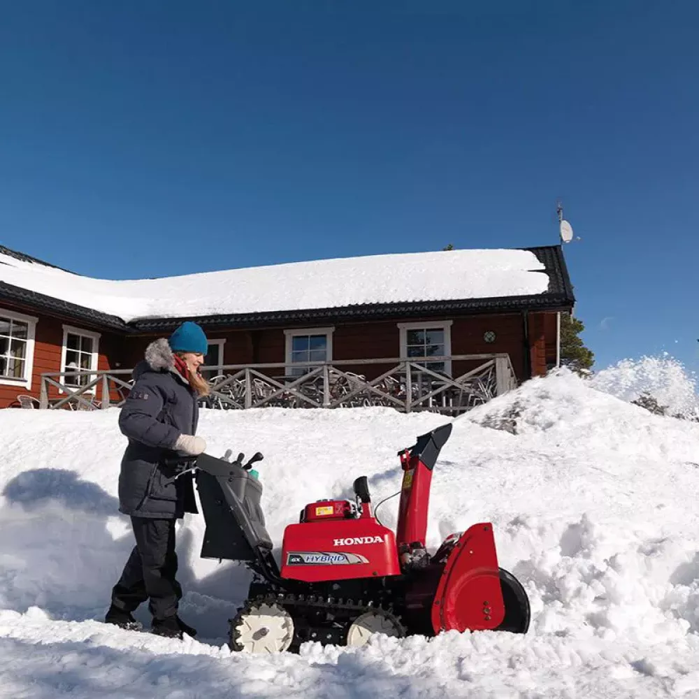 HONDA HSM 1390 IKZE снегоуборщик бензиновый, HSM1390IK2ETDR