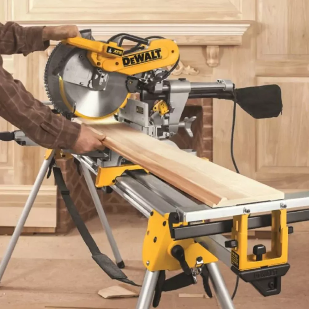 Торцовочная пила DeWALT DWS780, DWS780-QS