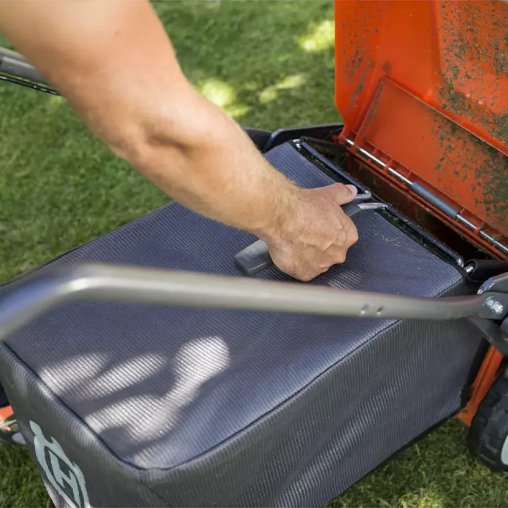 Husqvarna LC 247i аккумуляторная газонокосилка (без АКБ и ЗУ) 9679796-01